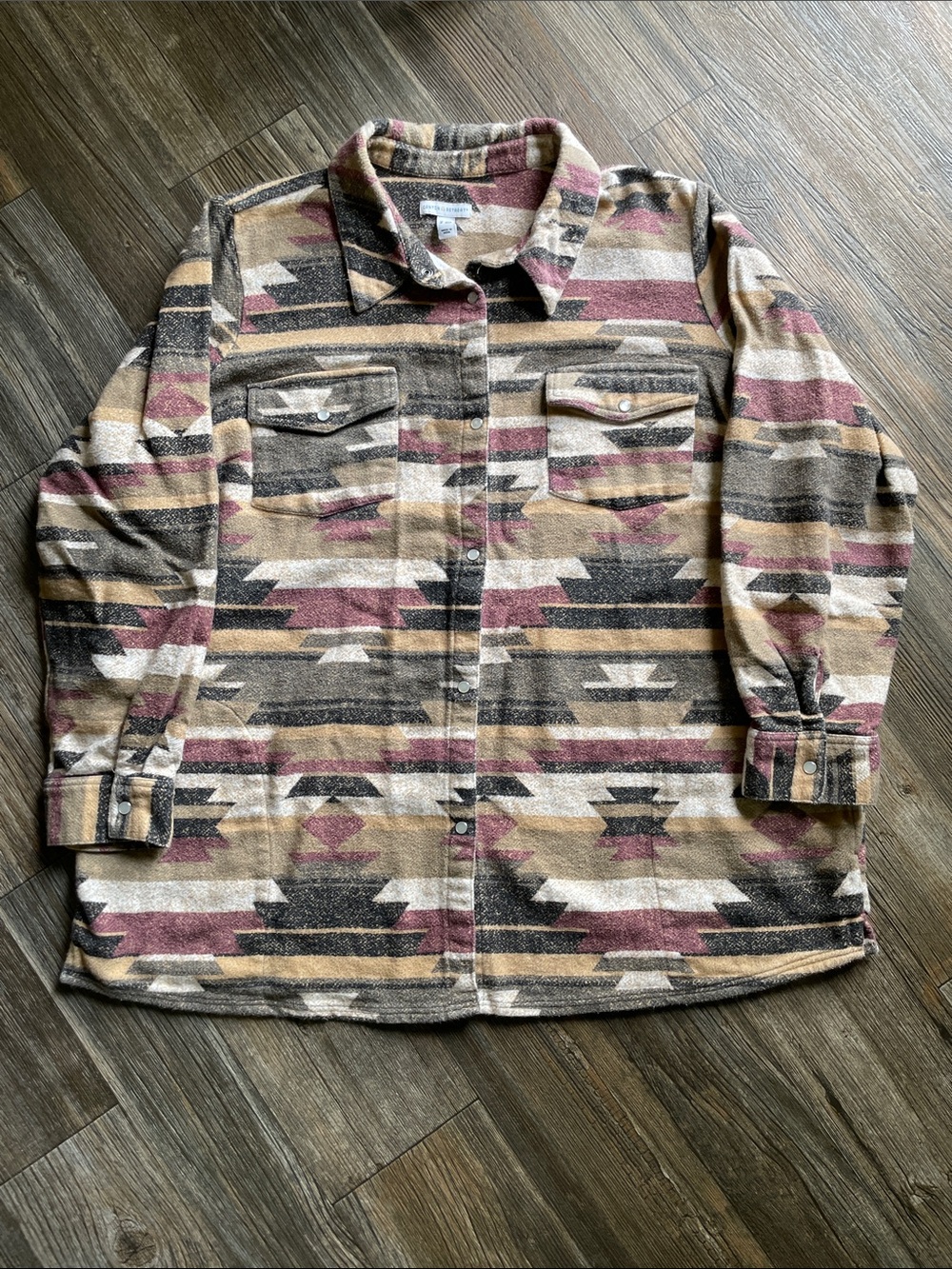 Southwestern Pattern Pearl Snap Shacket in Tan, Black & Mauve